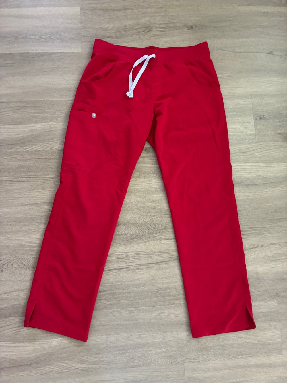 Figs Kade Cargo Scrub Pants Red Women’s Medium Straight Leg